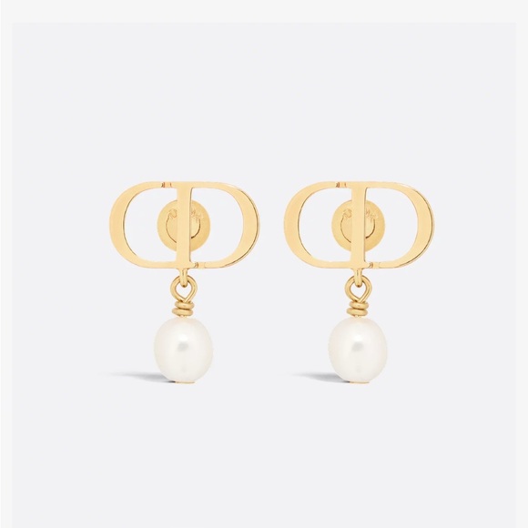 Authentic Petit CD Earrings Gold-Finish Metal and White Pearls box included - Picture 5 of 7